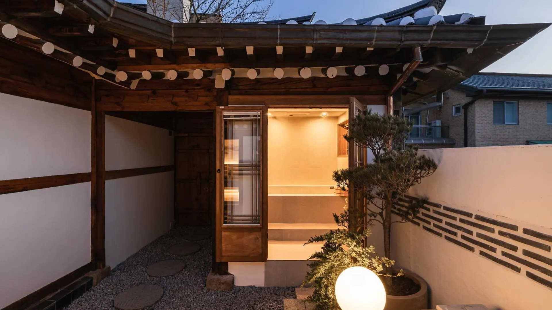 Luxury Hanok With Private Bathtub - Sn18 Apartment Seoul South Korea