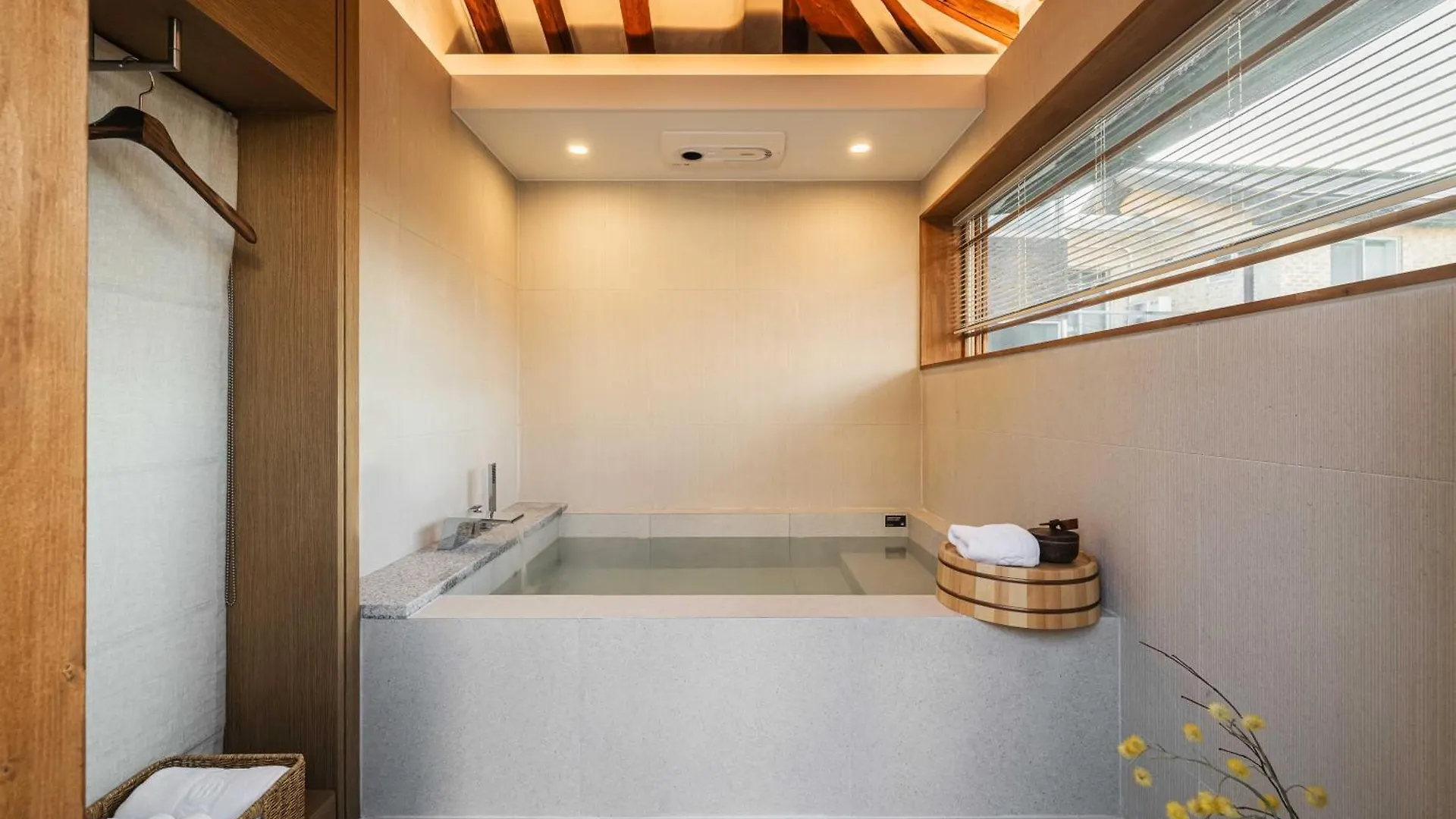 Luxury Hanok With Private Bathtub - Sn18 Apartment Seoul