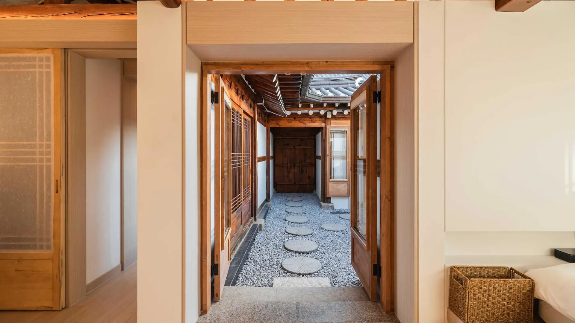 Luxury Hanok With Private Bathtub - Sn18 Apartment Seoul 0*,  South Korea